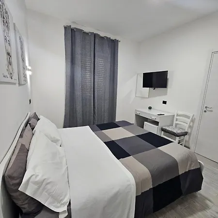 Frontemare Locazione Turistica Guest house *