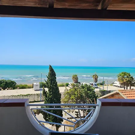 Frontemare Locazione Turistica בית הארחה פורטו אמפדוקלה